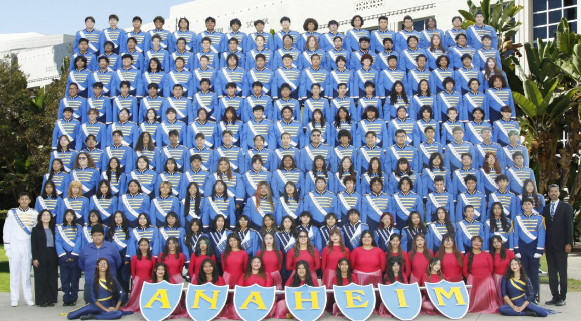 Colonist Band Hits All the Right Notes with Big Wins!-¡La Banda Colonist Toca Todas las Notas Correctas con Grandes Victorias!